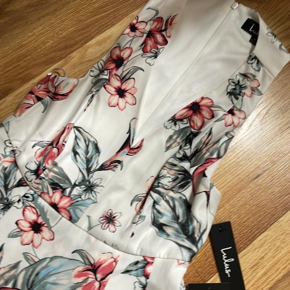 Women's Size Small Sexy Feminine Sophisticated Lulu's Floral layered dress NWT - Picture 3 of 4